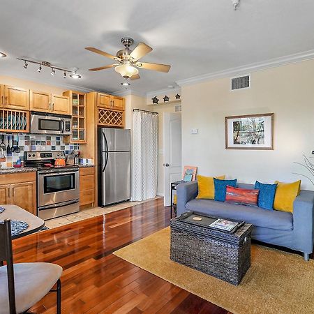 Wine-Dine-Sunshine Cozy Flat In The Heart Of Dtsp Villa St. Petersburg Dış mekan fotoğraf